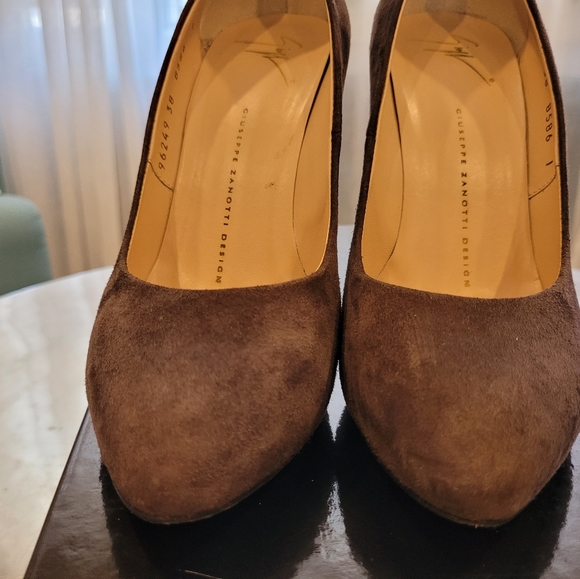 Giuseppe Zanotti Design - Picture 2 of 8